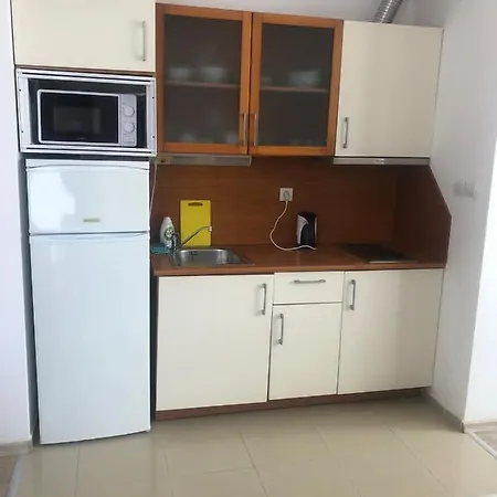 Apartment 1 Bedroom At Sun 1